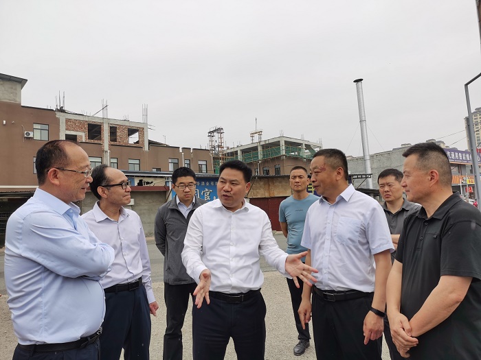 铜川市副市长姜学武到靖西一、二线铜川新区段重大安全隐患现场督查2.jpg