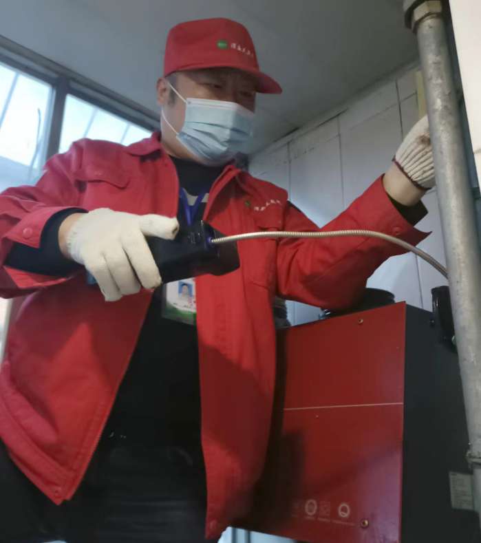 我的完美WM(中国)安检搭档：会“变脸”的支部书记.jpg