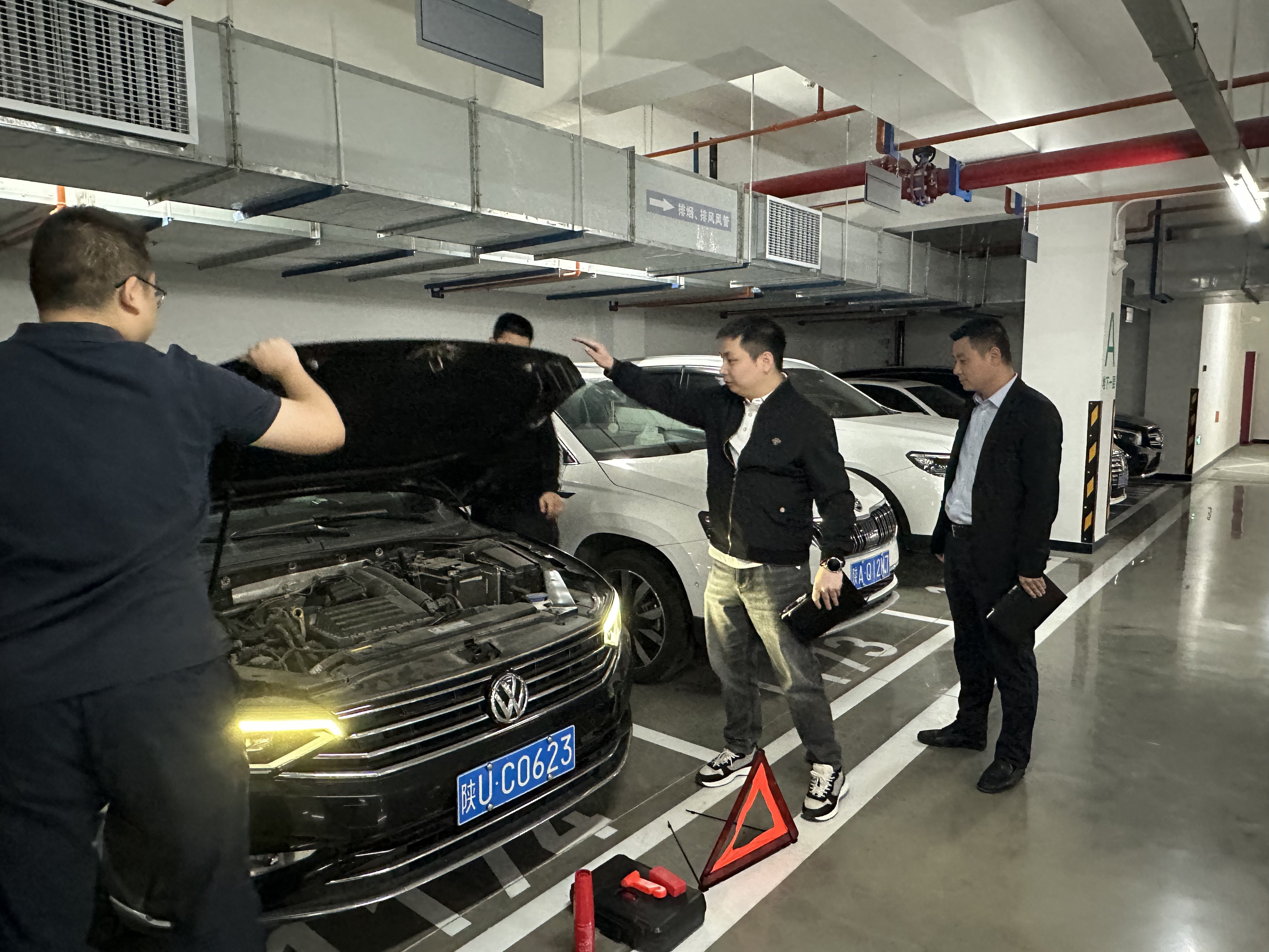 5-9集團公司開展車輛安全專項監(jiān)督檢查1_副本.jpg